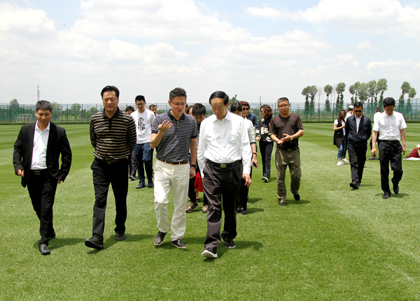 國(guó)家體育總局副局長(zhǎng)趙勇調(diào)研昆明嘉麗澤高原體育運(yùn)動(dòng)小鎮(zhèn)