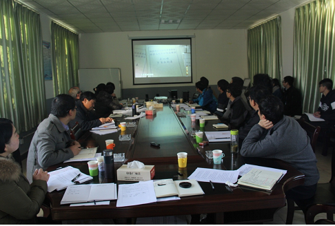 云建地產(chǎn)公司組織觀看專題片《打鐵還需自身硬》