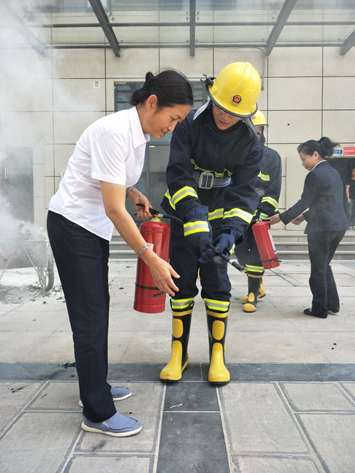 通泰公司開展消防安全應(yīng)急演練