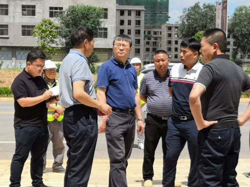 省住建廳副廳長蔡葵調研沾益西河棚改安置房項目