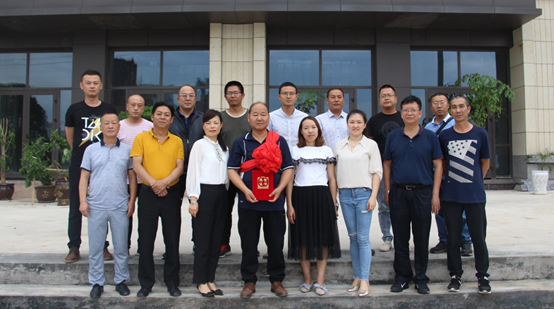 南疆、云建地產公司工會為退休職工 舉辦歡送會