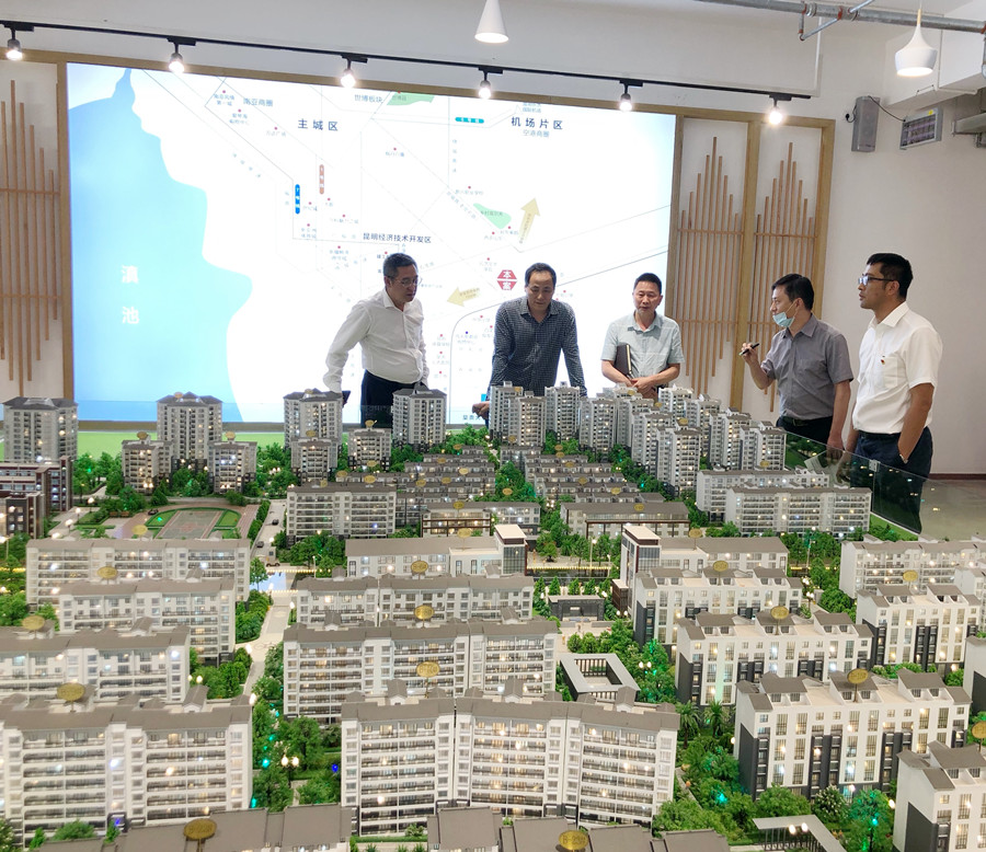 周末帶頭駐守工地 劉國君深入一線開展調(diào)研