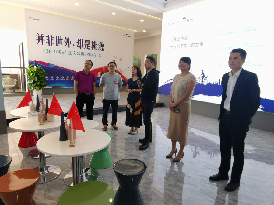 晏小標、王桂猛到清風明月項目調研