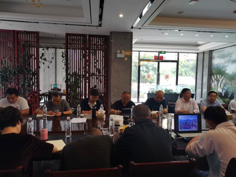 元江分公司與各施工單位簽訂責(zé)任承諾書