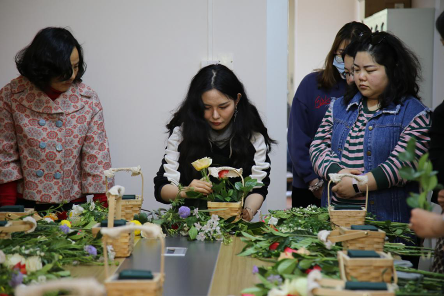 通泰公司開展女職工花藝技能競賽