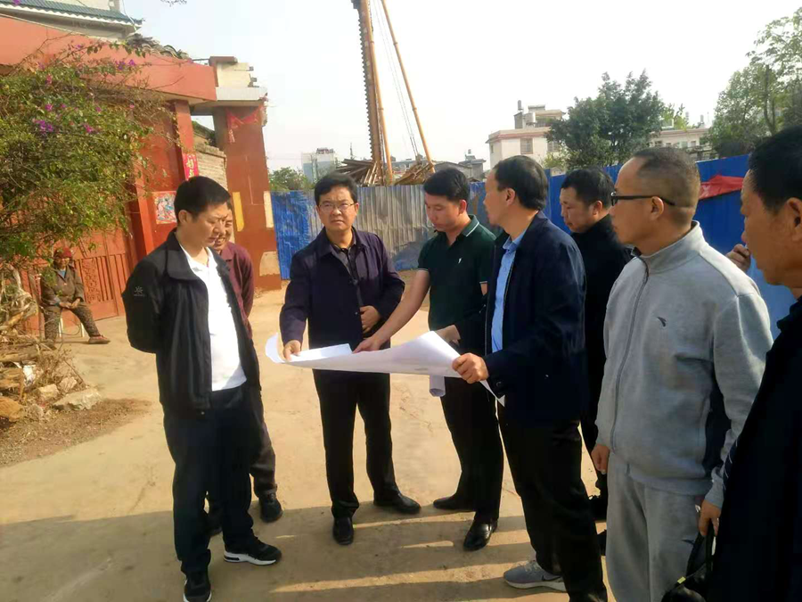 祥云縣政協(xié)主席姚曙光調研城西棚戶區(qū)改造項目