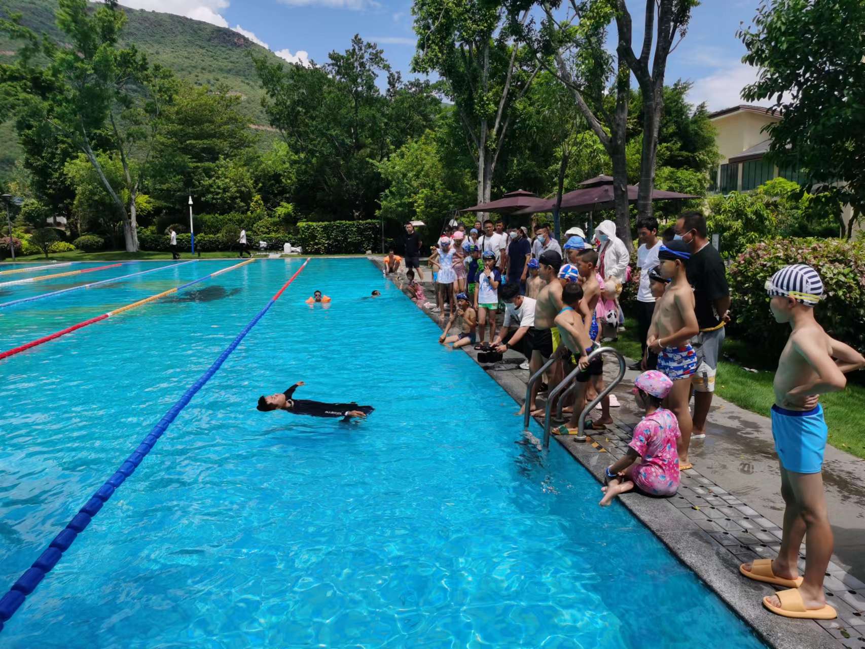 棲霞山花園酒店組織開展兒童預(yù)防溺水安全教育培訓(xùn)