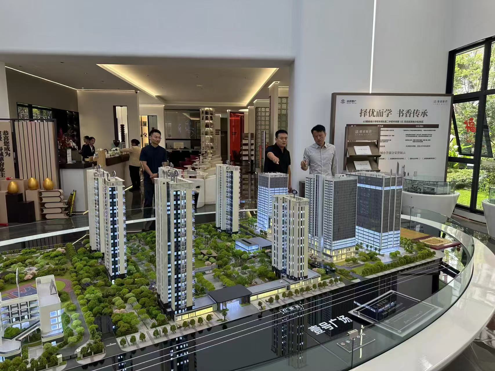 胡亞東到基層單位檢查指導(dǎo)